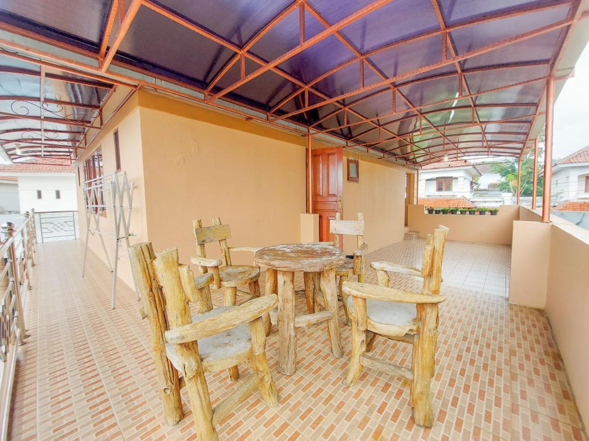 Villa Samsu By Puncak Holiday Cianjur Eksteriør bilde