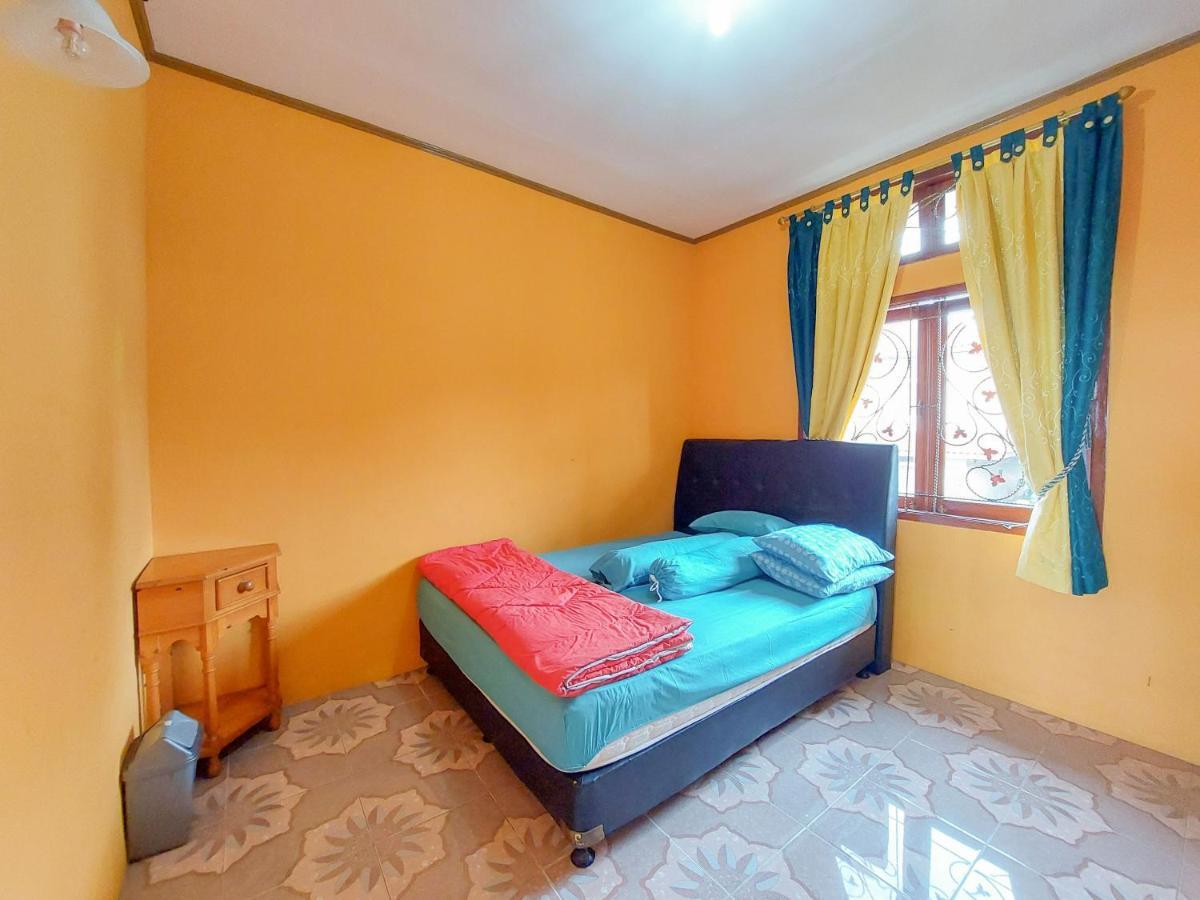 Villa Samsu By Puncak Holiday Cianjur Eksteriør bilde