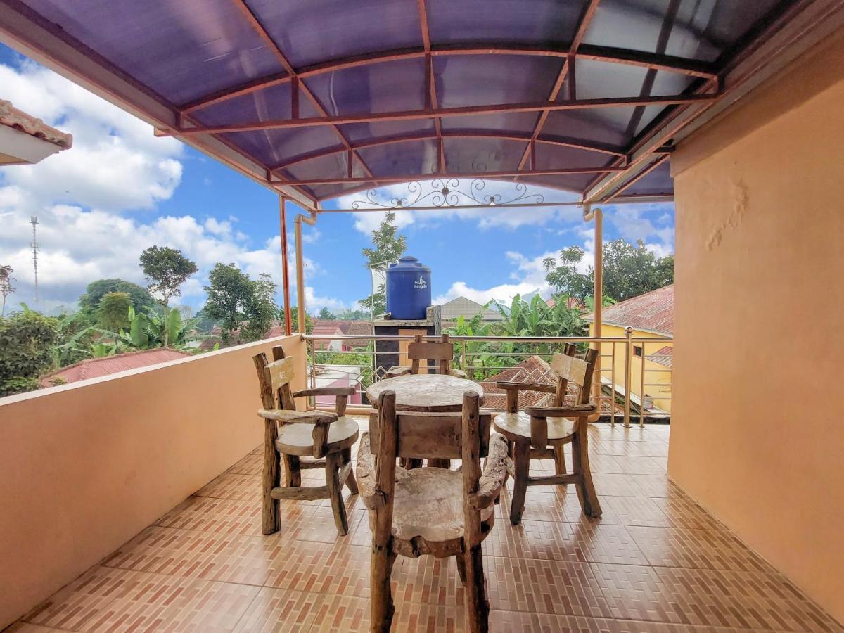 Villa Samsu By Puncak Holiday Cianjur Eksteriør bilde